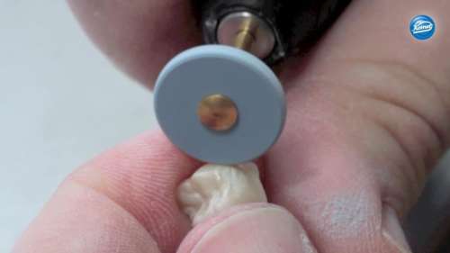 Video | Polishing of a fully anatomical zirconium oxide crown